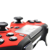 Steelplay MetalTech – rød trådløs controller til PS4 og PC – nærbillede af produktdetalje