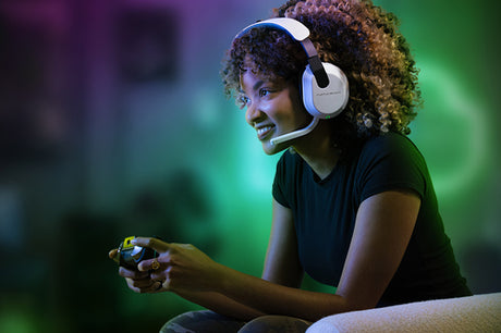 Turtle Beach Stealth 600 Gen 3 – Xbox-headset, hvid – Spiller med headset