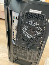 Computerkabinet set bagfra med blæser og tilslutninger