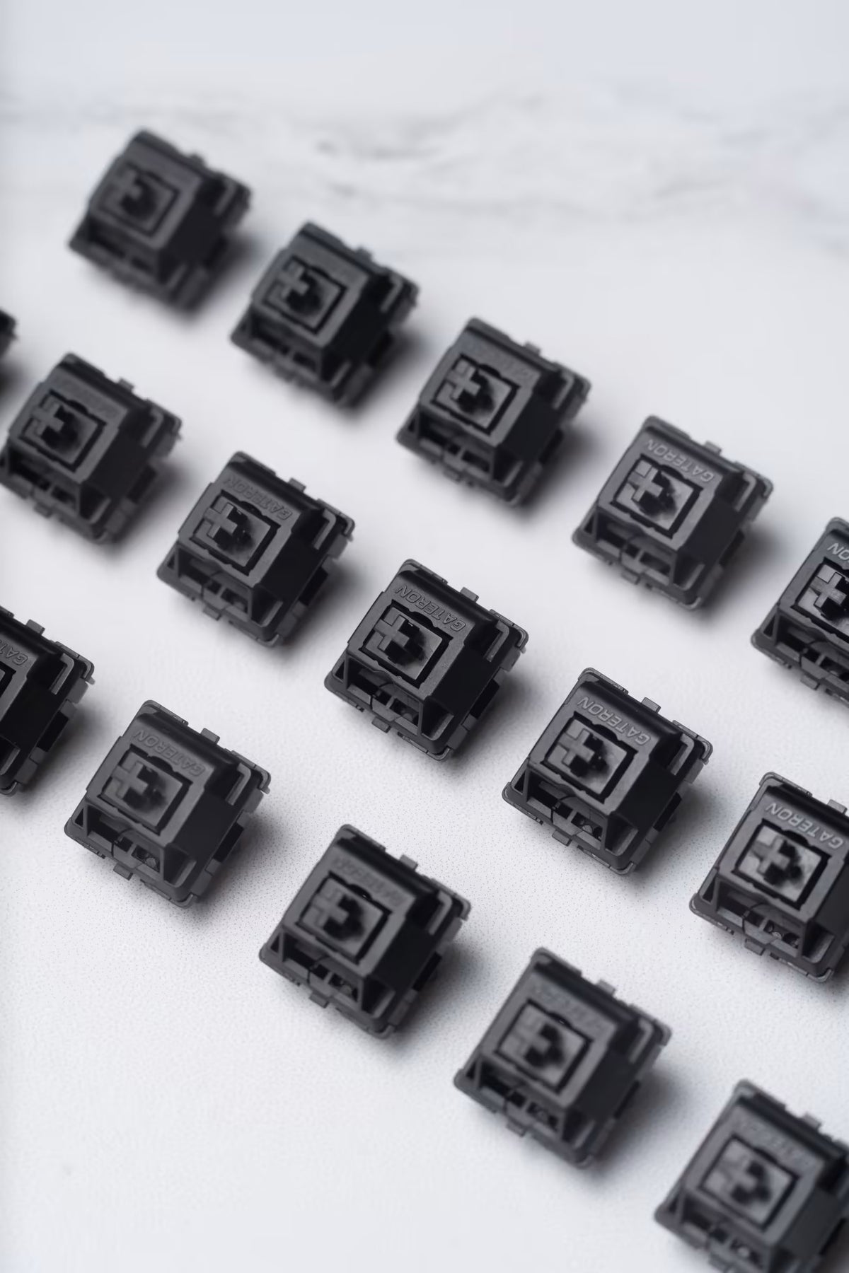 Ducky Switch Kit Gateron Oil King (110stk) - Linear | 4.0mm Travel | 55g Actuation